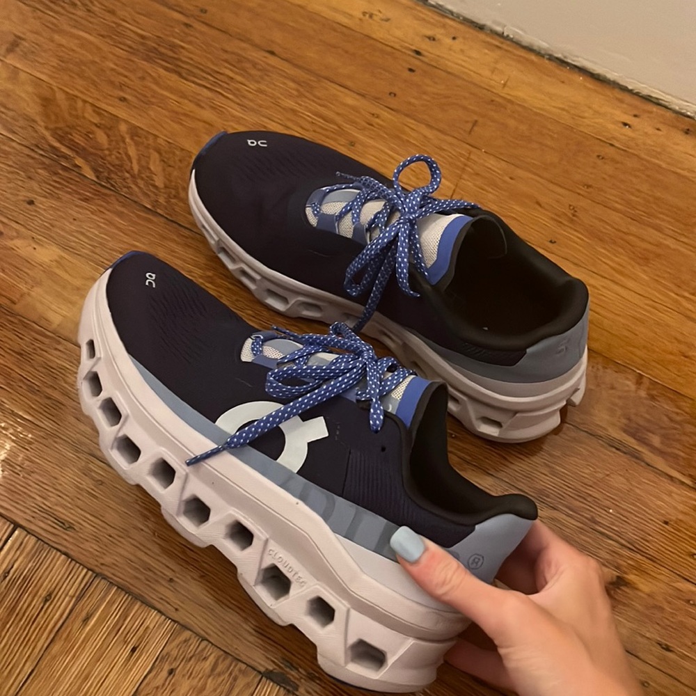 on cloudmonster shoes women’s size 7